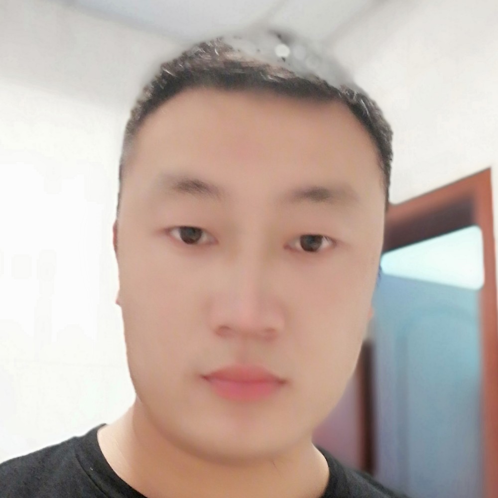 草莓拿健忘的照片