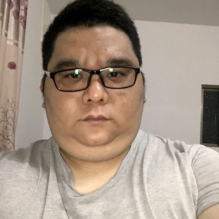 迅速转身的照片