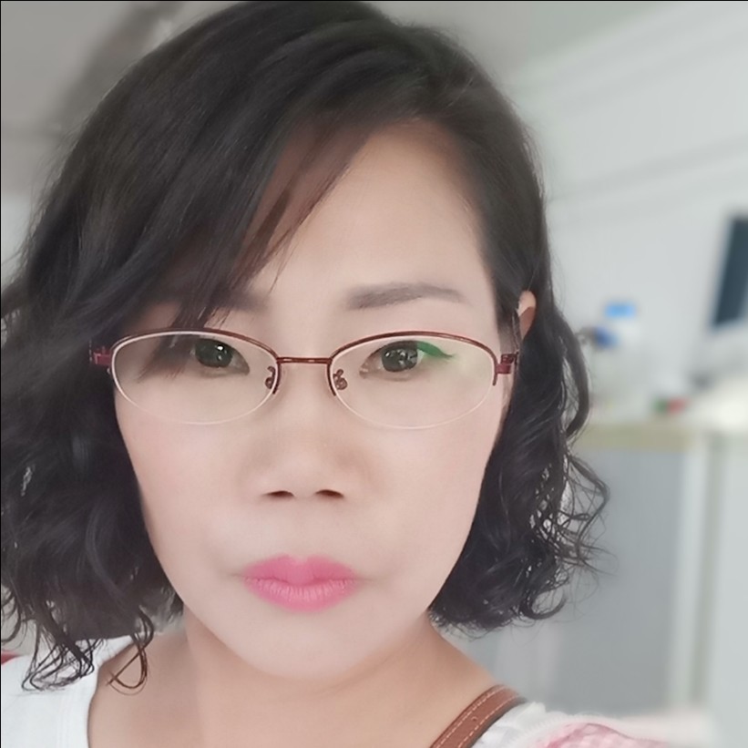 风中笑的照片