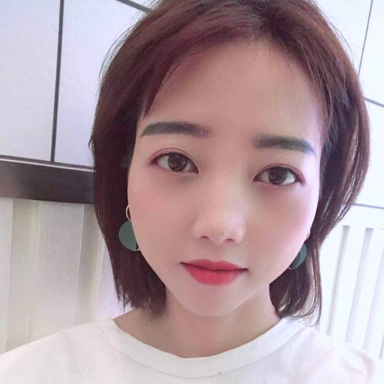 车厘子a的照片
