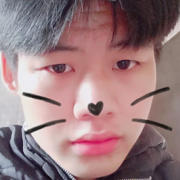 欣喜挽手月饼的照片