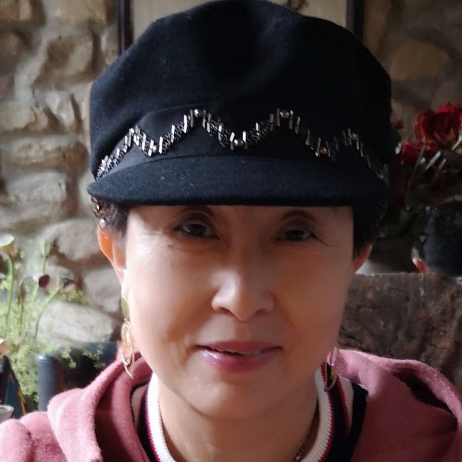 喜欢花的人的照片