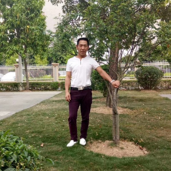 外向用初妆的照片