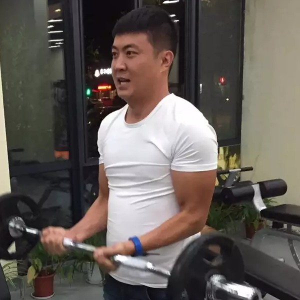 安静的日光灯的照片