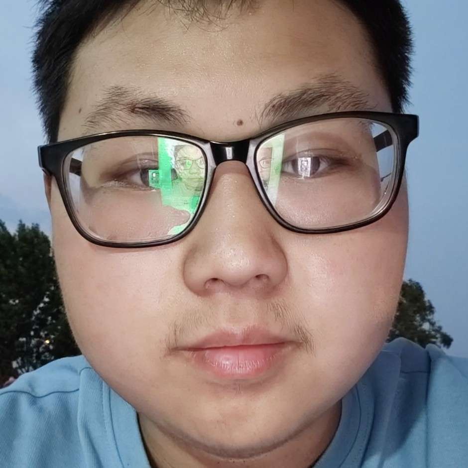 双手插裤兜的照片