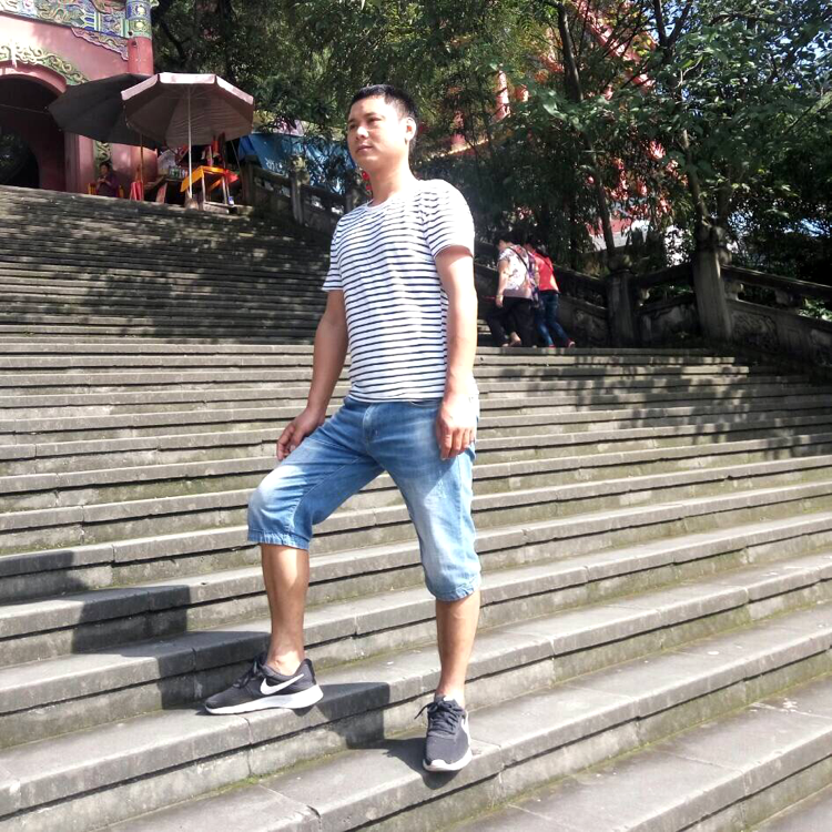 心情凝眸天真的照片