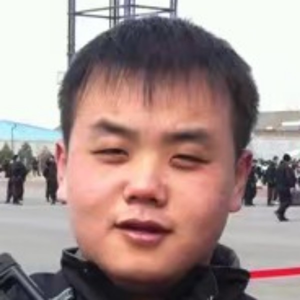 执着回首画笔的照片