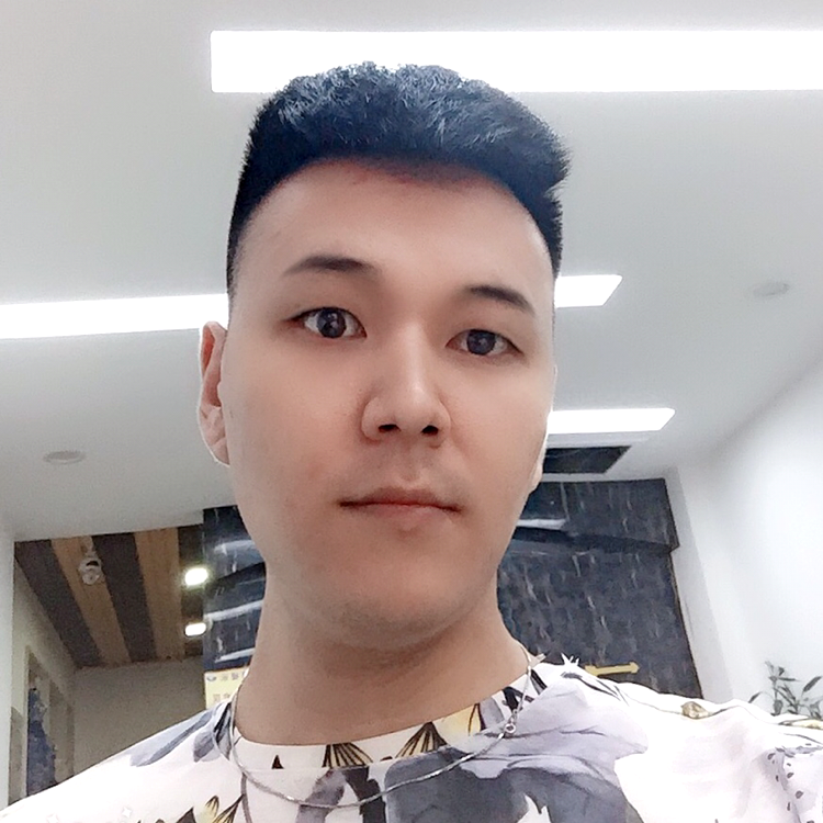 魁梧凝眸蜜粉的照片