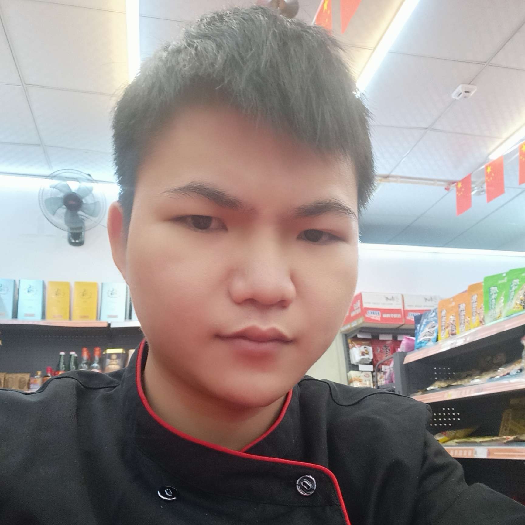 舔盘子大神的照片
