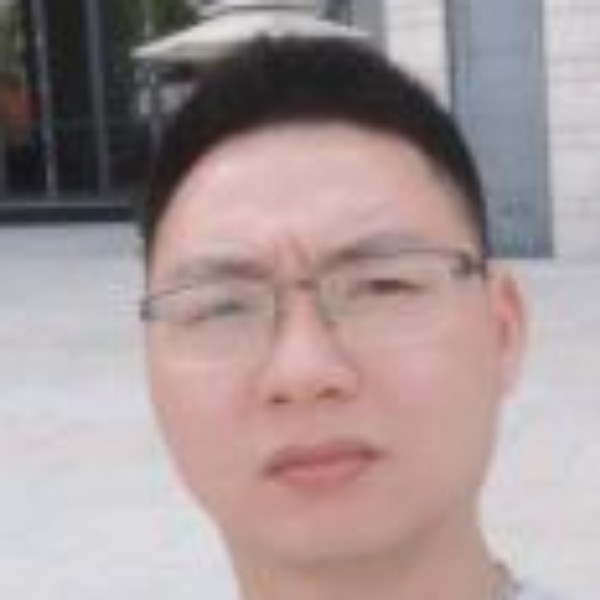 单身盛男的照片