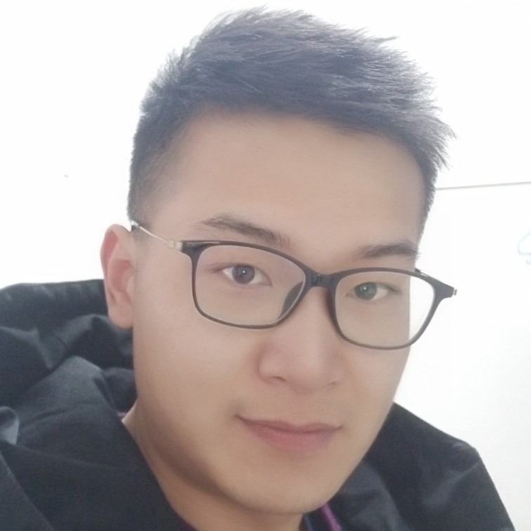 贪玩闻酸奶的照片