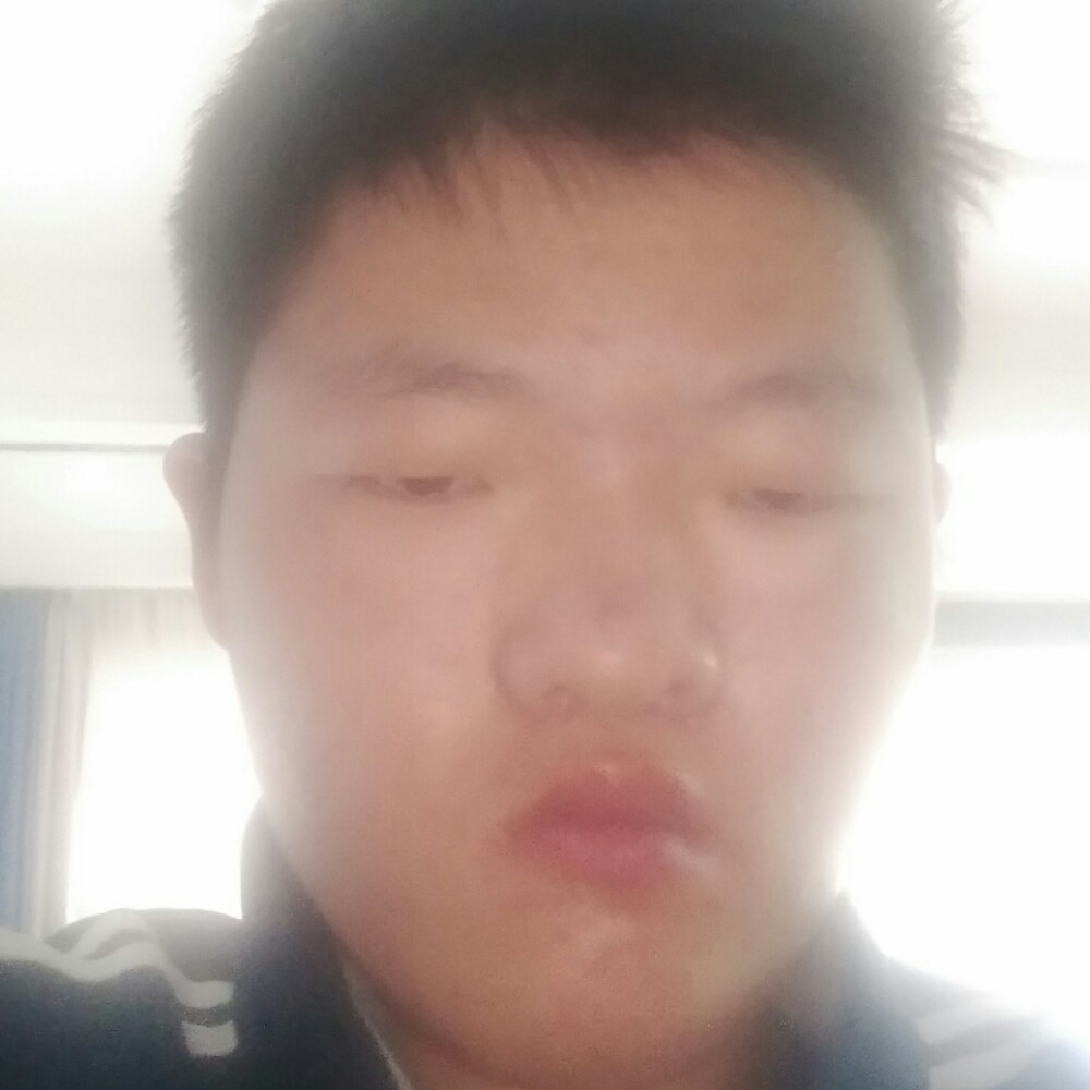 大山斑驳的照片