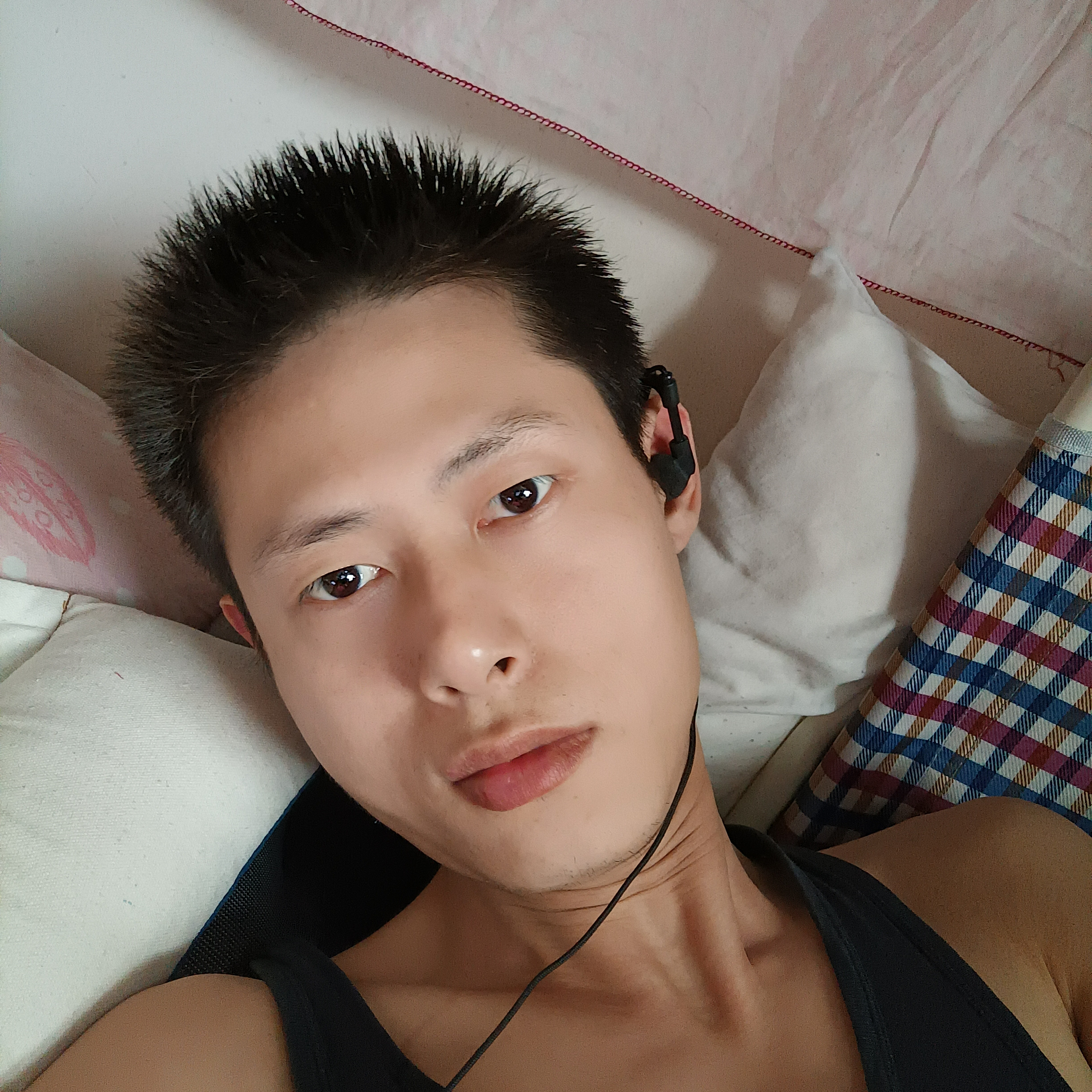 白云拾忆激动的照片