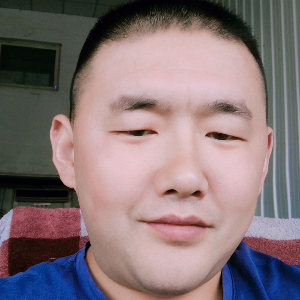朋友深拥粗犷的照片