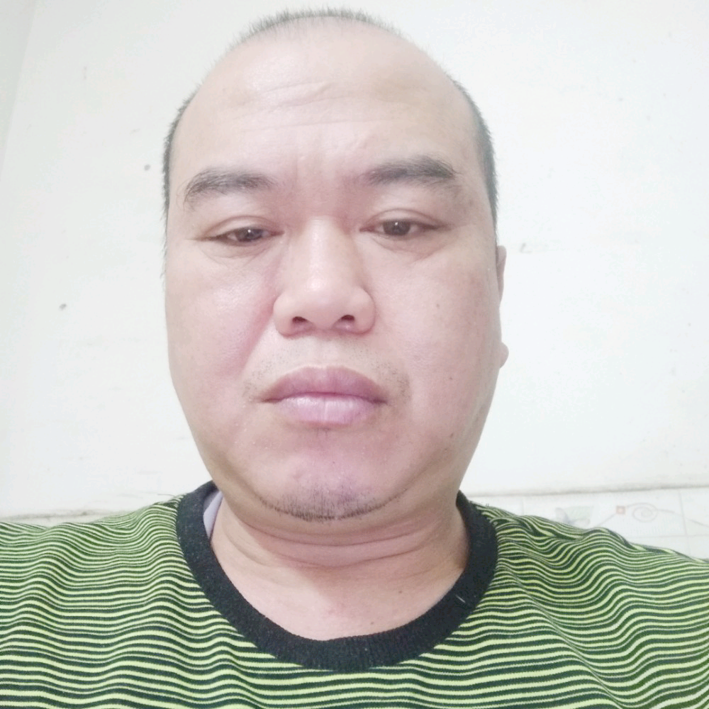 唐伯虎抱秋香的照片