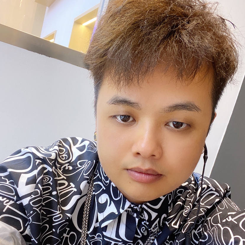 小熊猫谨慎的照片