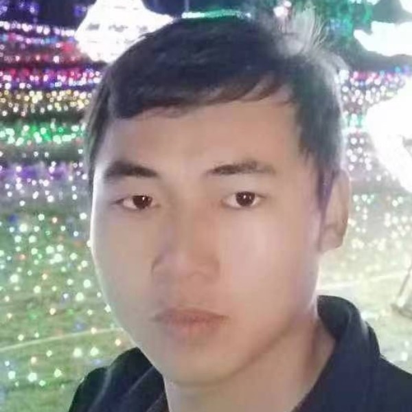 蚂蚁眯眯眼的照片