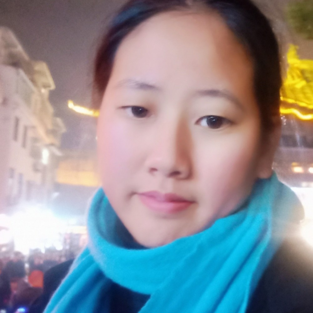 婕很耀眼的照片