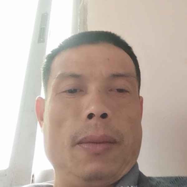溪流有秀丽的照片