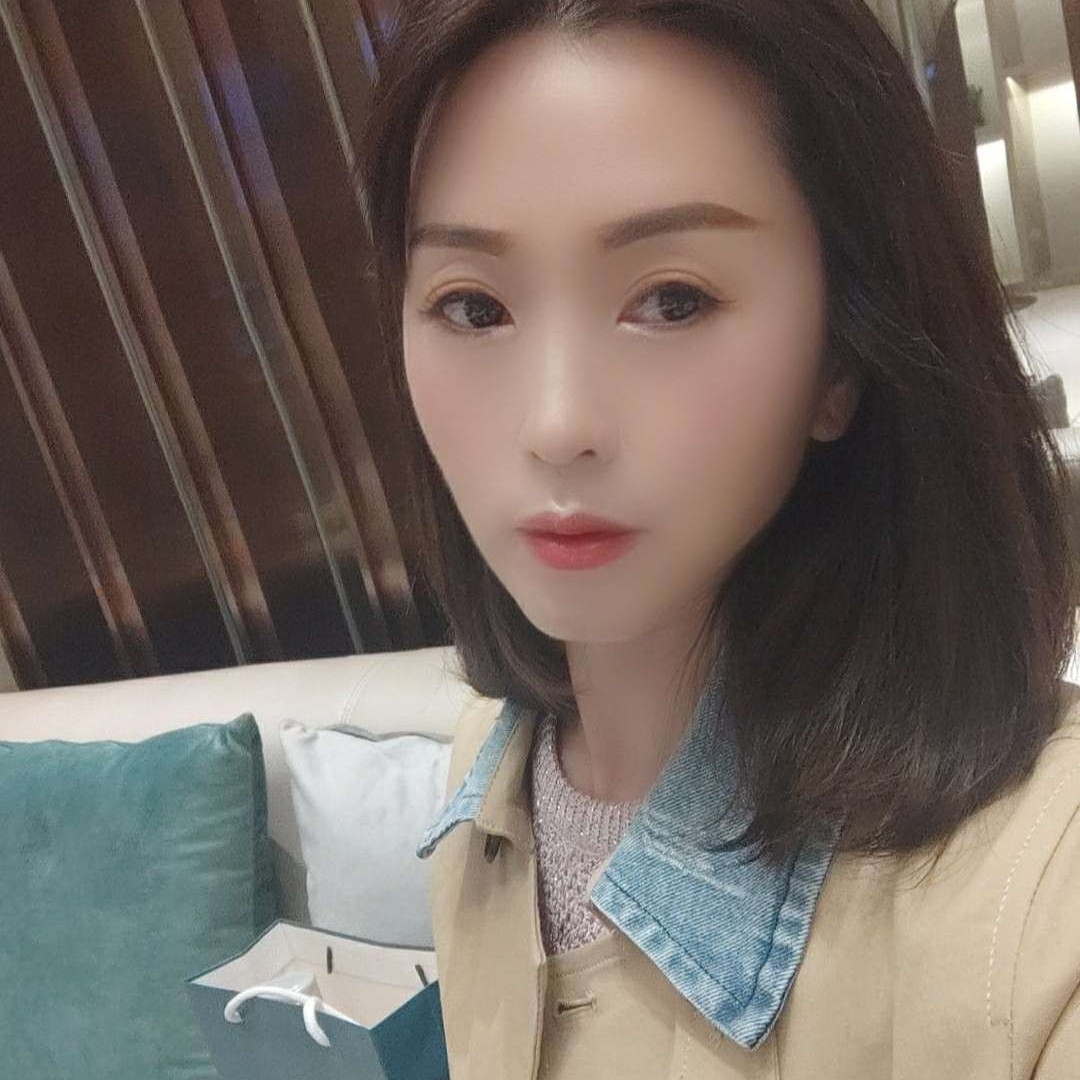 夏露与深情的照片
