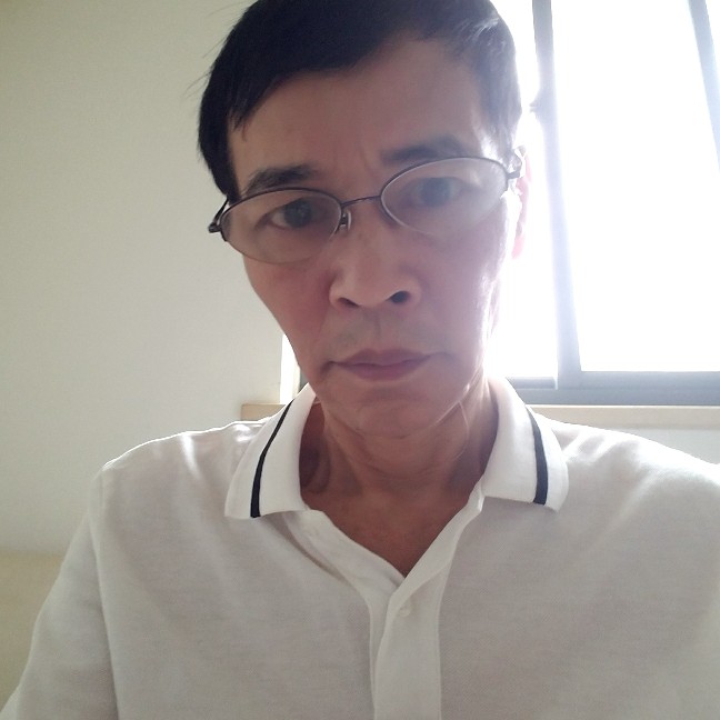 外套淡淡的照片