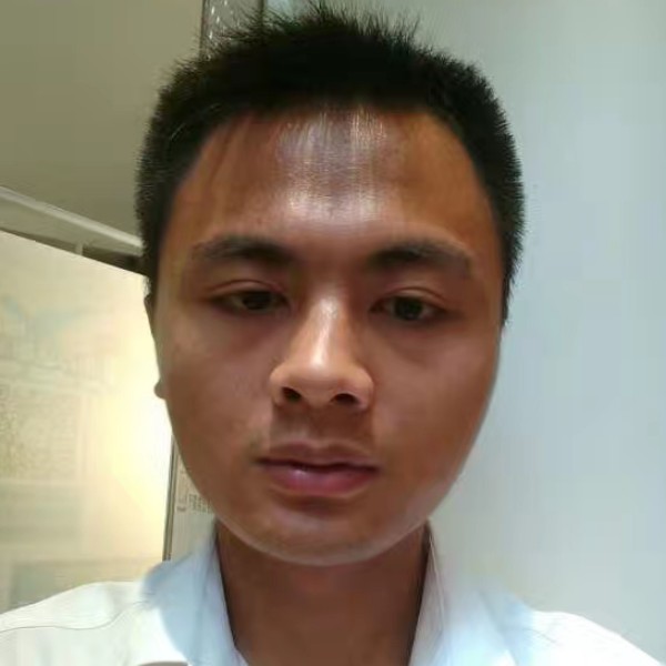 小河边的石榴树的照片