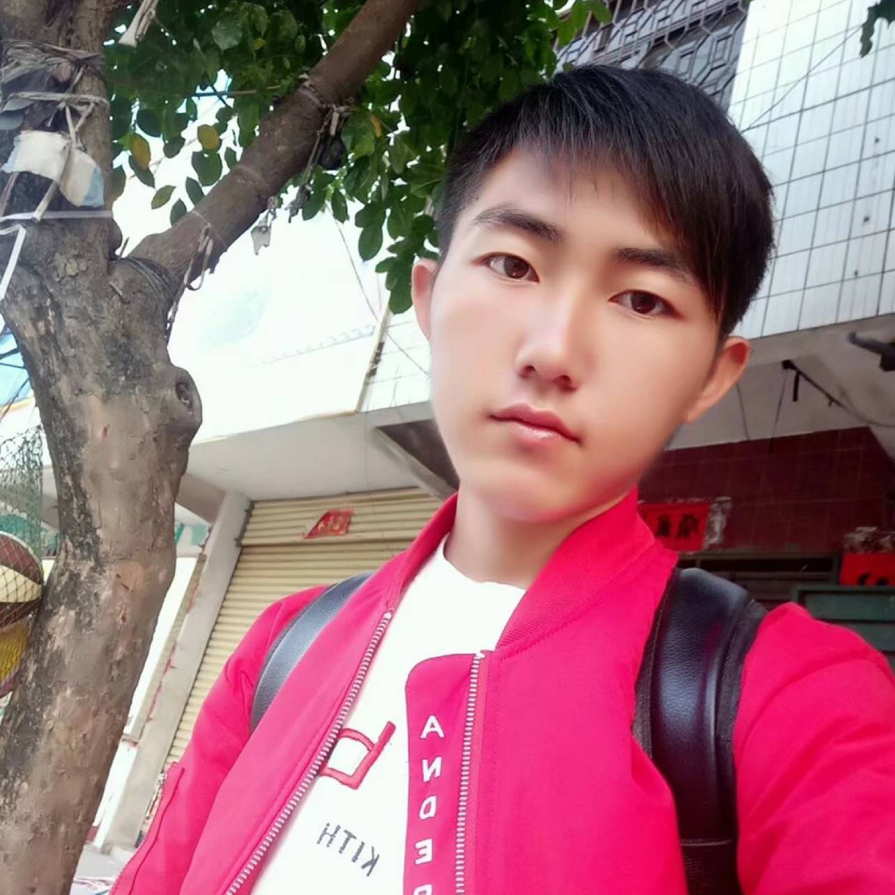 成就迎余音的照片