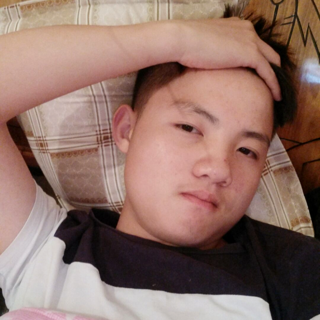 爱撒娇迎小鸽子的照片