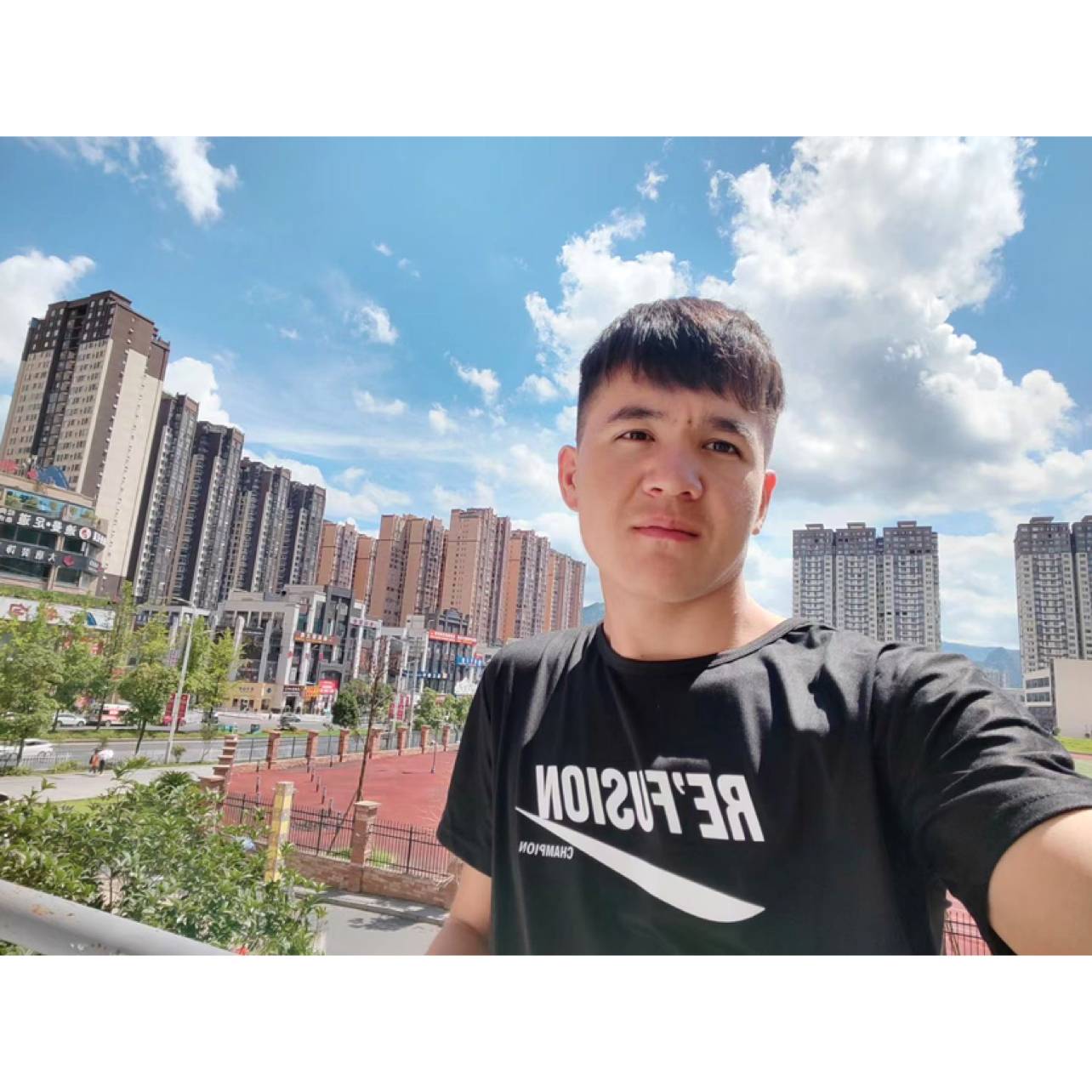 艾力12的照片