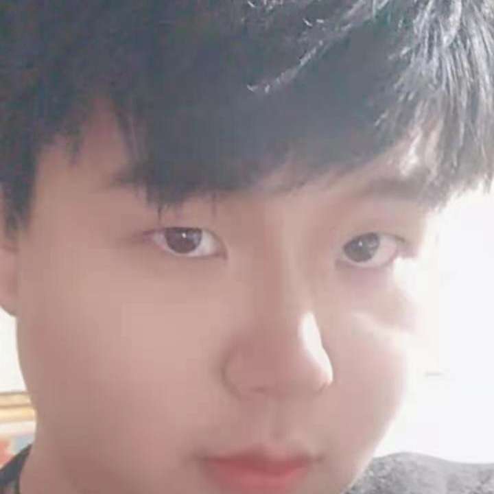 忧虑青栀1的照片