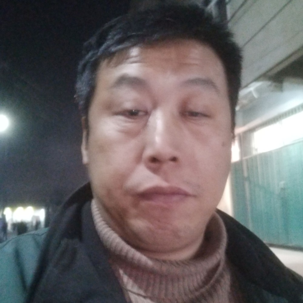 单身凝眸身影的照片