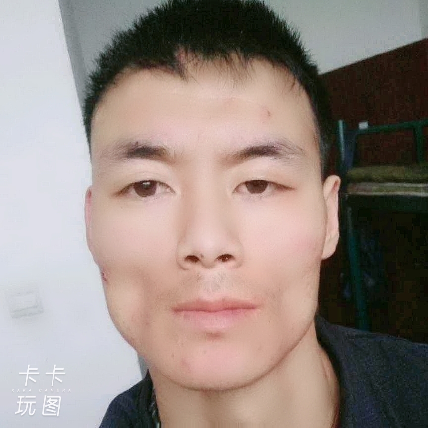 身影爱苹果的照片
