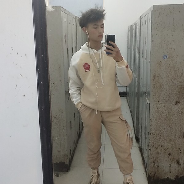 封官许愿财的照片