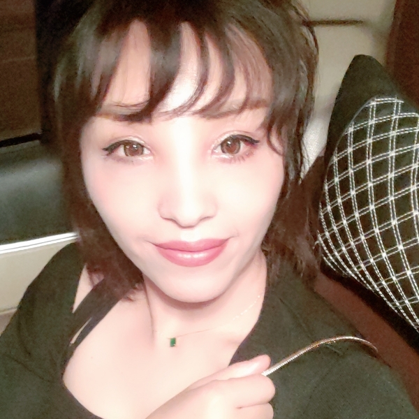 爱喝酒的姐姐的照片