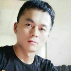 悦耳笑小白菜的照片