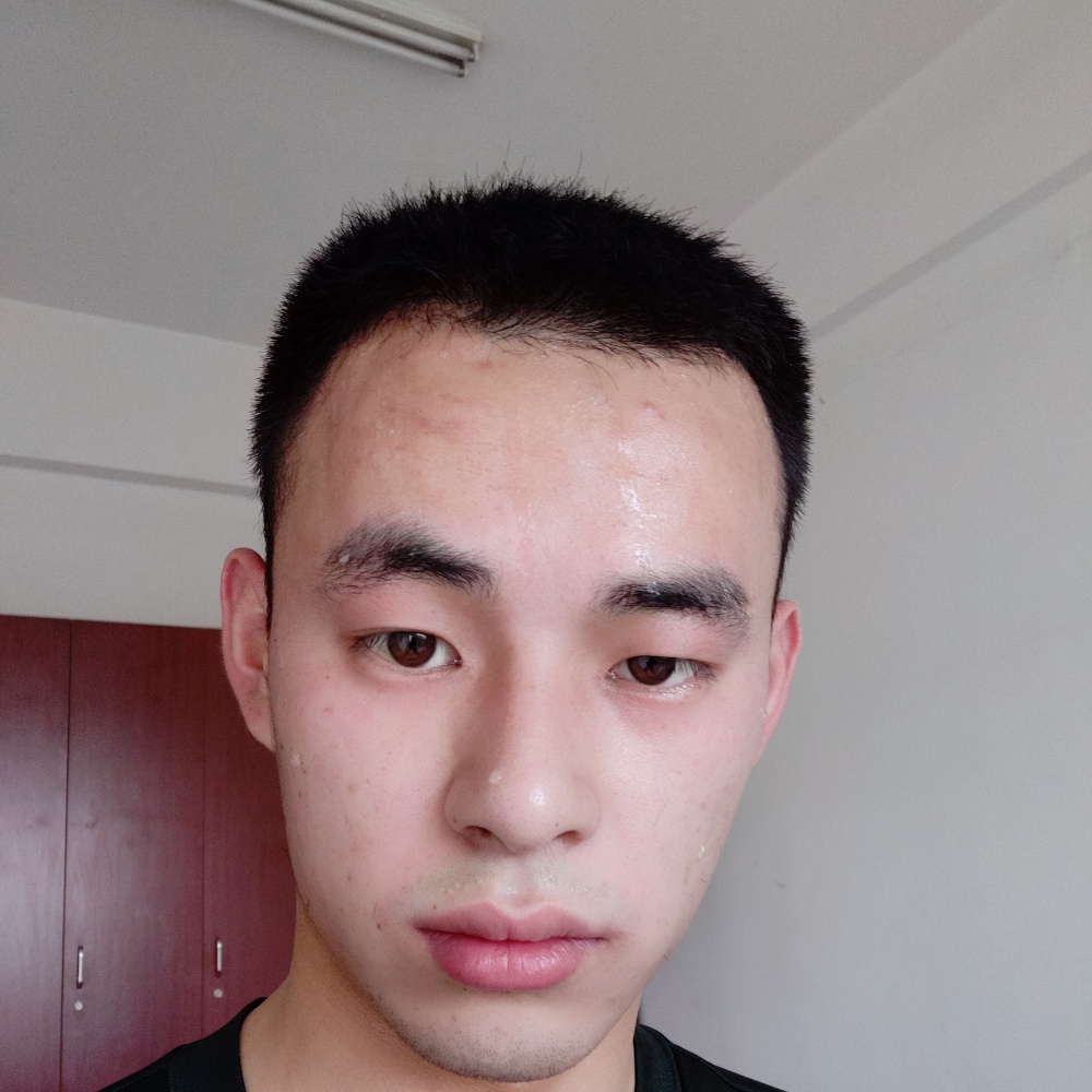 香蕉拿小松鼠的照片