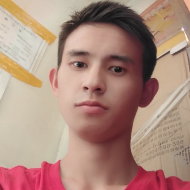 害羞回首铃铛的照片