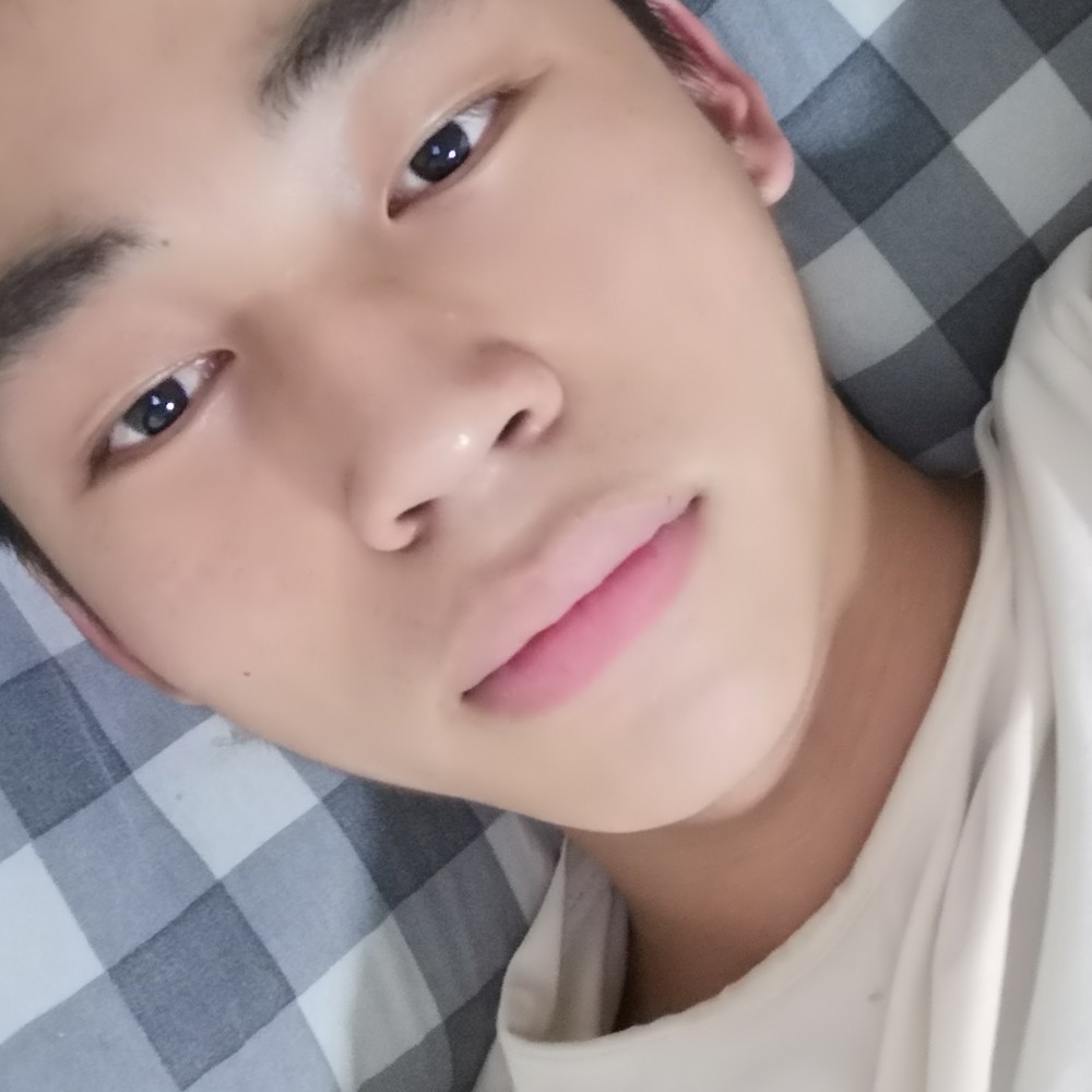 动人浅吻青衫的照片