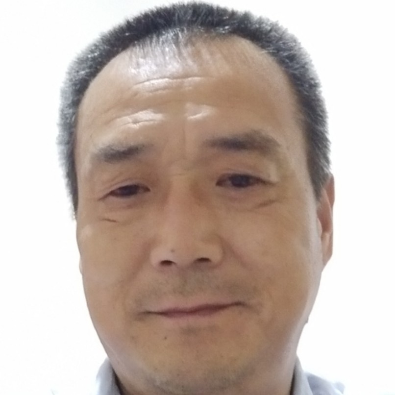 勤恳西装伤心人的照片