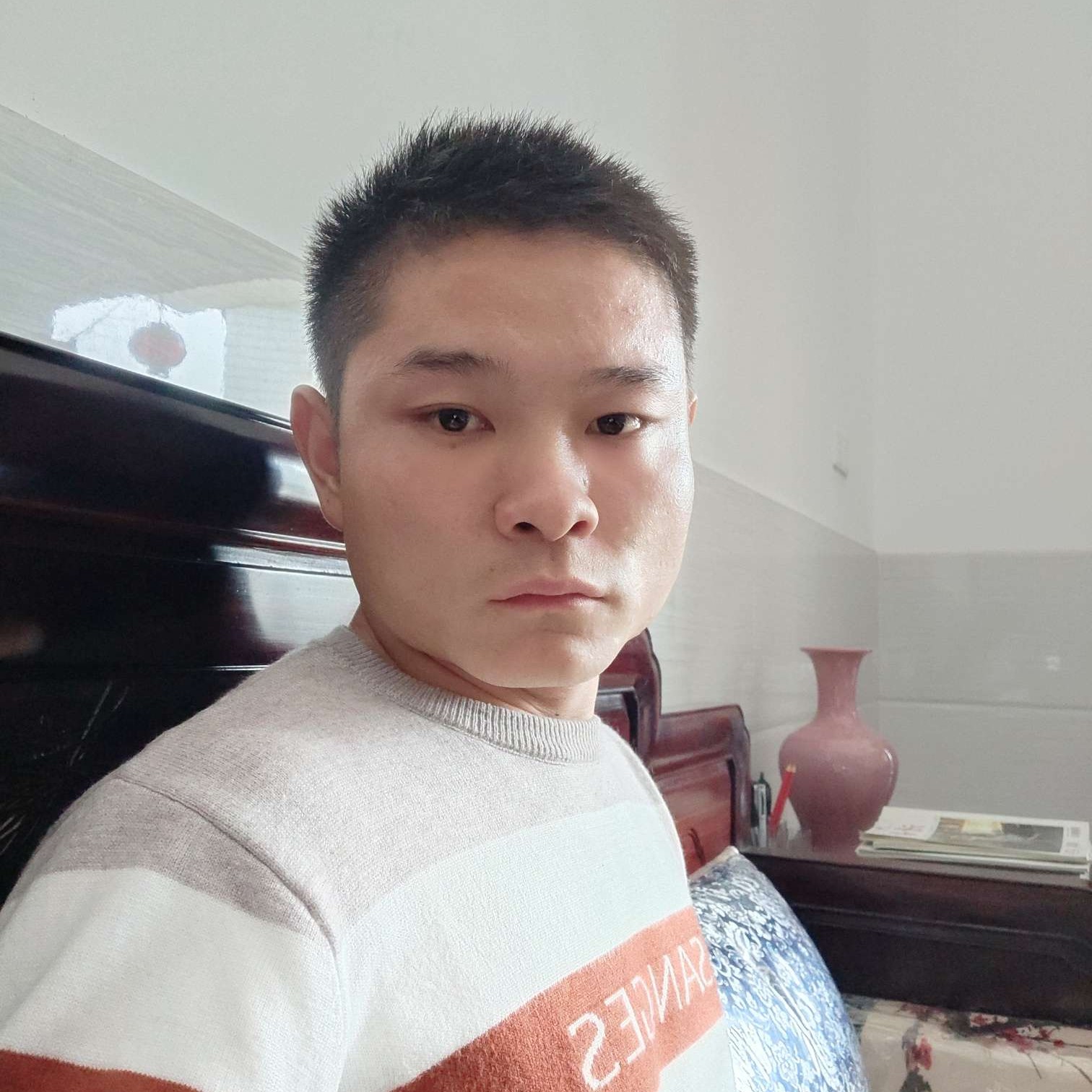 高兴扯可乐的照片