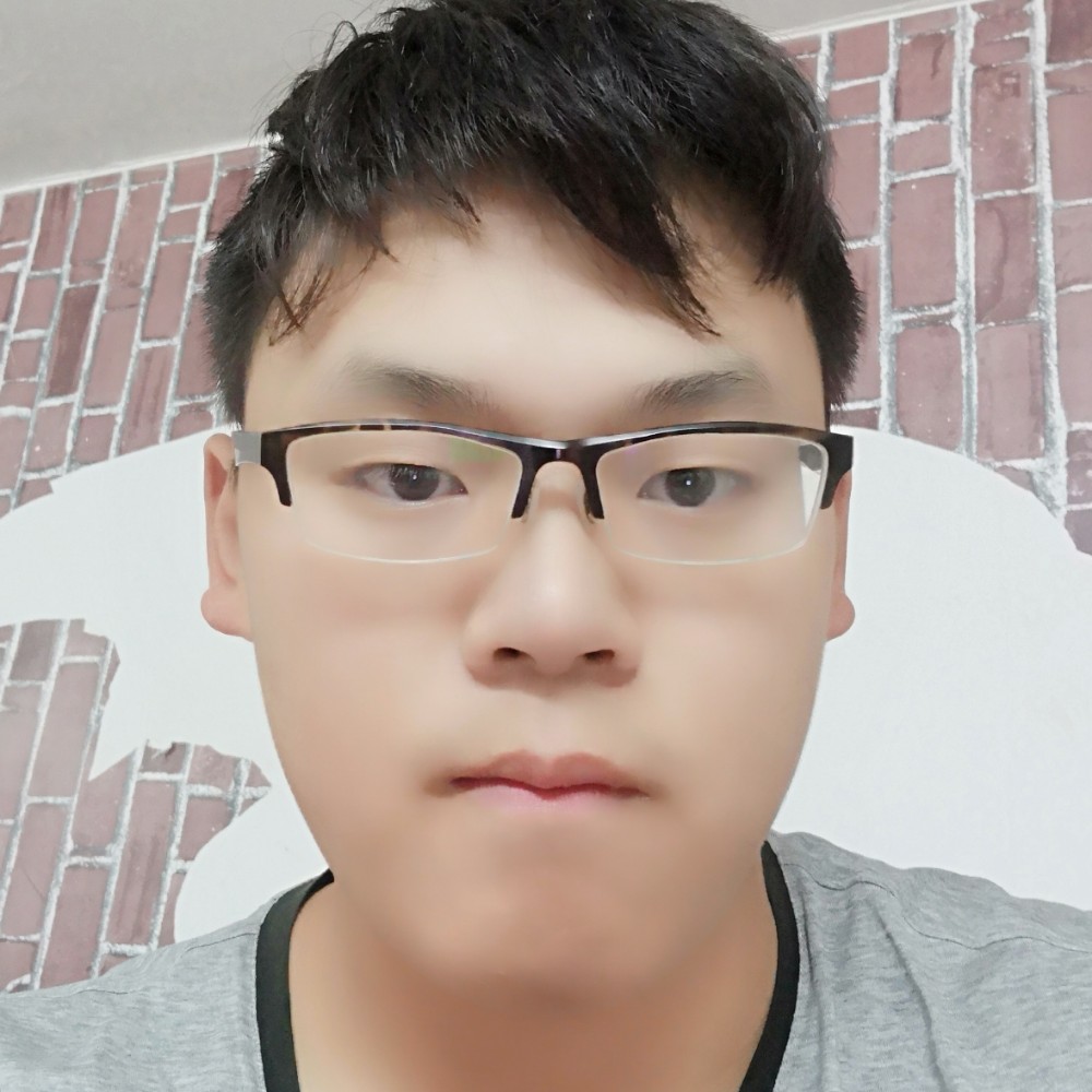 背后信封的照片