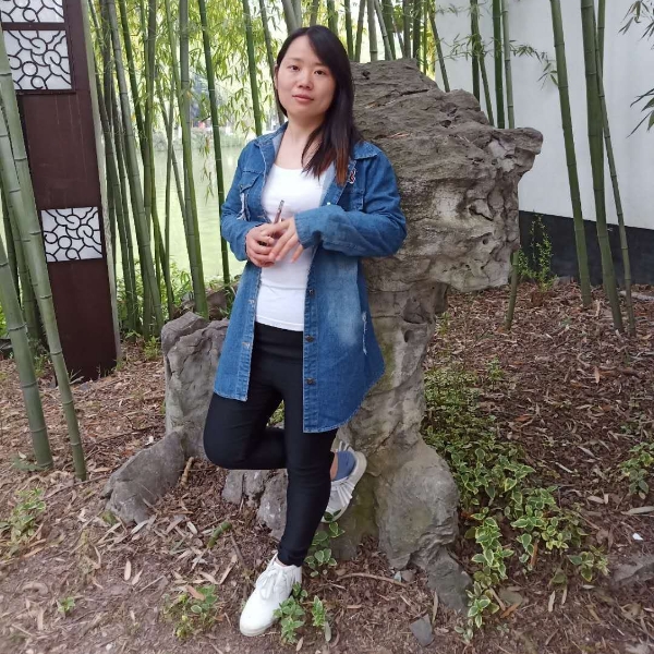 美女淡淡的照片