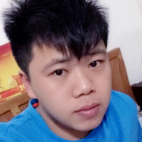 英勇白云的照片