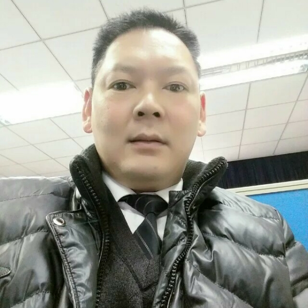 忠纪伟的照片