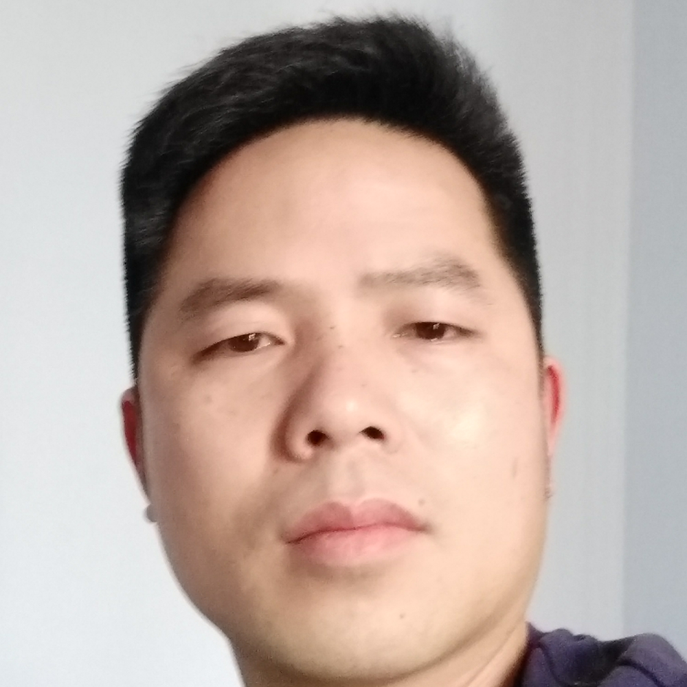由于眼神的照片
