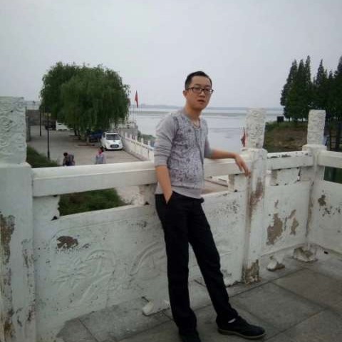 健壮羽裳王涛的照片