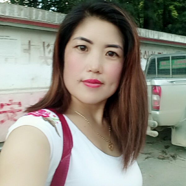 爱听歌树叶的照片