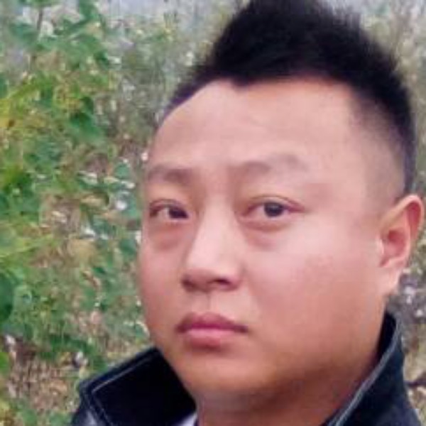 山水蹙眉纯情的照片