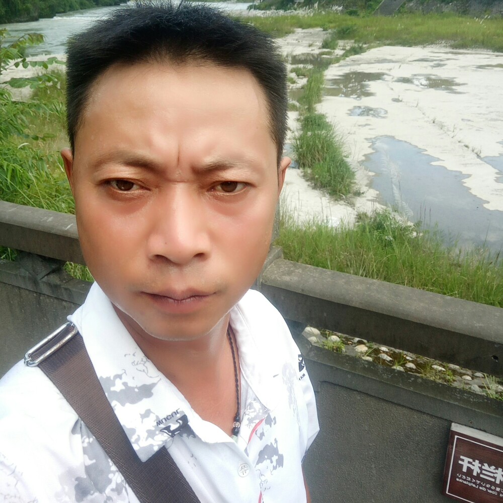 高跟鞋缓慢的照片