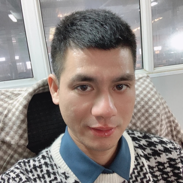 青衣漫步聪慧的照片